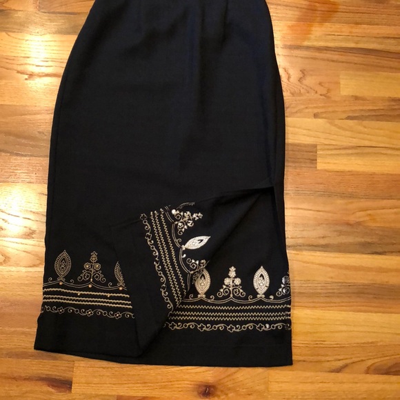 Excellent Condition Alfred Dunner mid-calf skirt - Picture 5 of 6